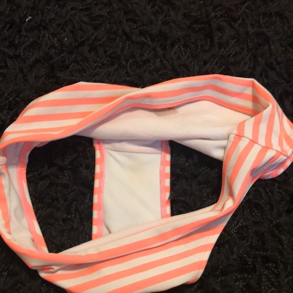 Cat & Jack swimsuit - Picture 3 of 5